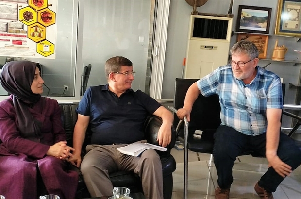 Davutoğlu, kaşif Durukan’ı ziyaret etti